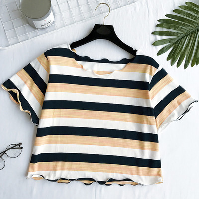 Цветна дамска тениска, подходяща за ежедневие