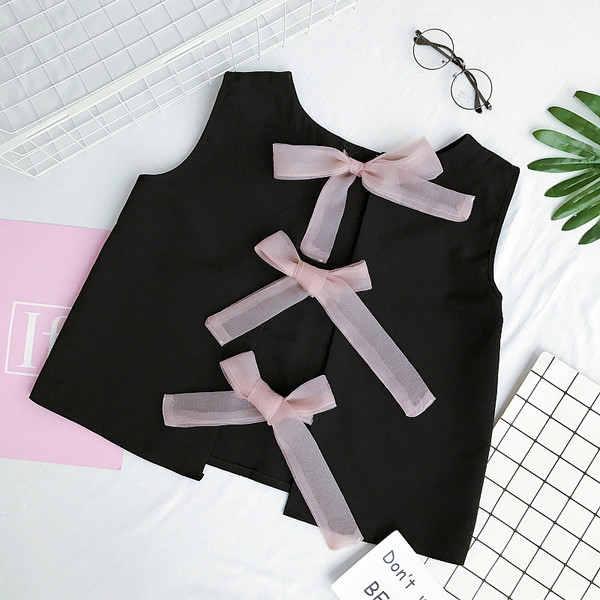 οροφή της δεξαμενής κομψό σύντομο κυρίες με κορδέλες στο πίσω μέρος