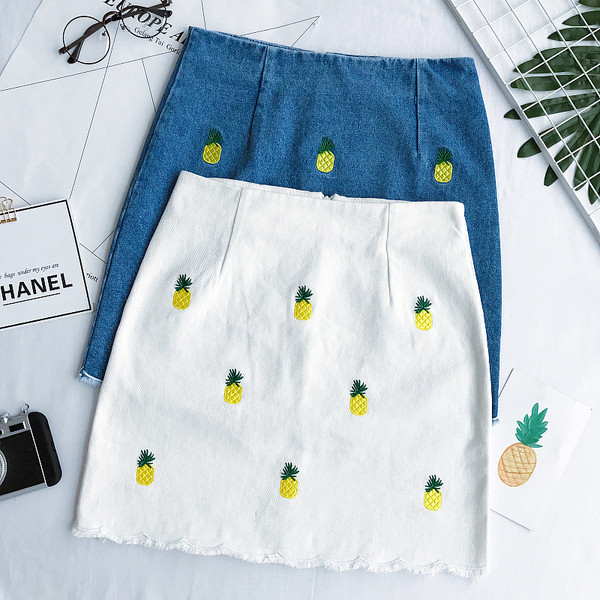 φούστα Καλοκαίρι κυρία στο μπλε και λευκού χρώματος με κέντημα ανανά
