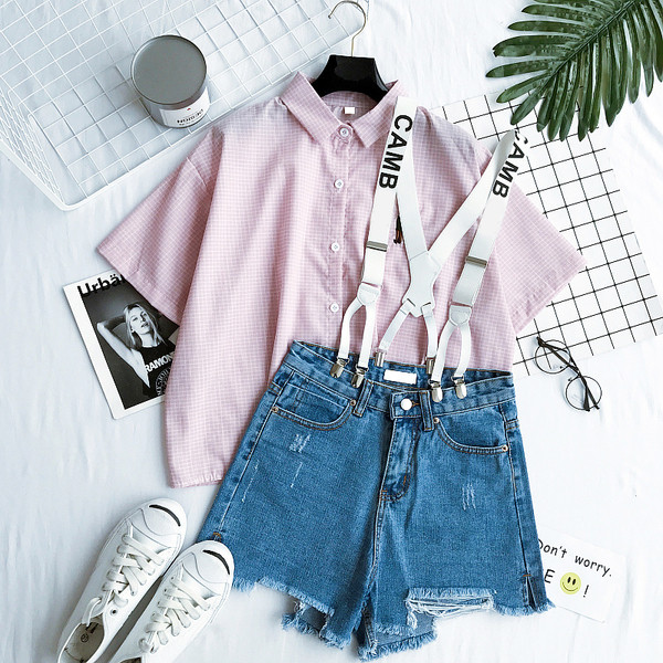 Σύγχρονη κυρίες κοντό παντελόνι με υψηλή μέση και τιράντες