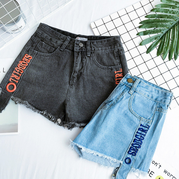 παντελόνι Σύντομη κυρίες σημειώνονται με μπλε και μαύρο