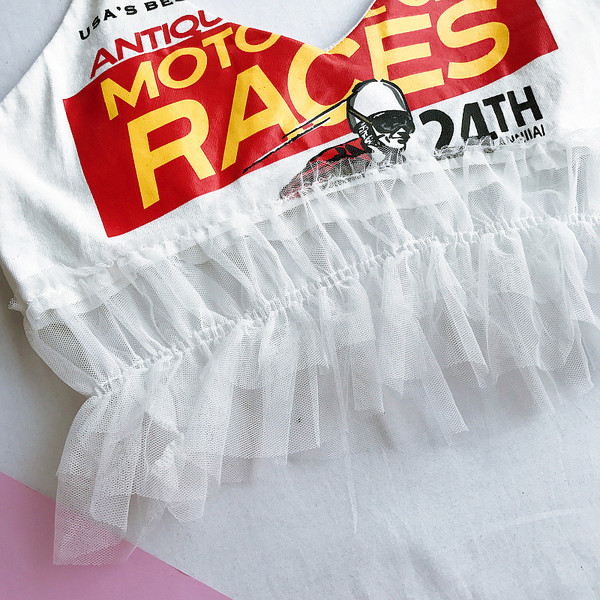 οροφή της δεξαμενής όμορφες κυρίες με δαντέλα και εικόνα σε μαύρο και άσπρο