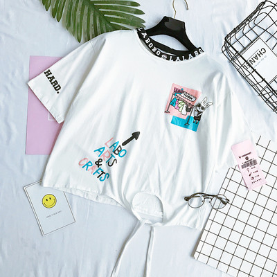 Φρέσκα κυρίες μπλούζα με μια εικόνα κινούμενων σχεδίων σε ροζ, κίτρινο και λευκό