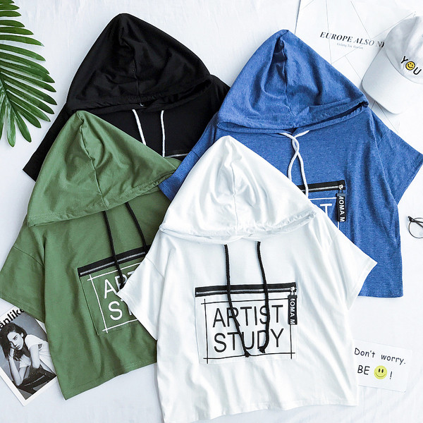 Αθλητικά κυρίες T-shirt με κουκούλα σε τέσσερα χρώματα