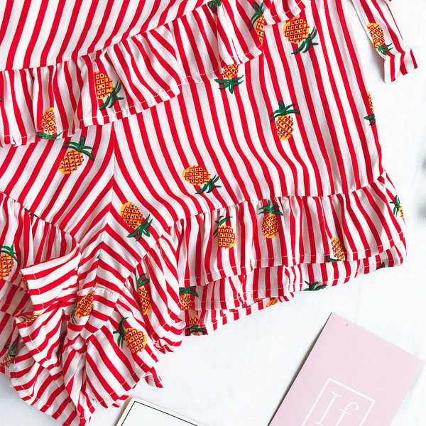 Φρέσκα σορτς για τις κυρίες ρίγες σε μπλε και κόκκινο