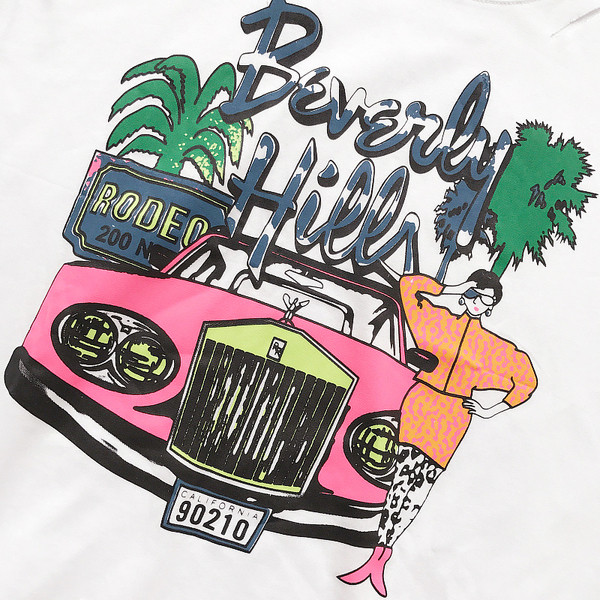 Φρέσκα κυρίες πουκάμισο με μια εικόνα σε διάφορα χρώματα