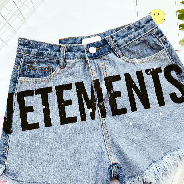 σορτς Κομψή και μοντέρνα κυρίες σε μπλε χρώμα με nadis