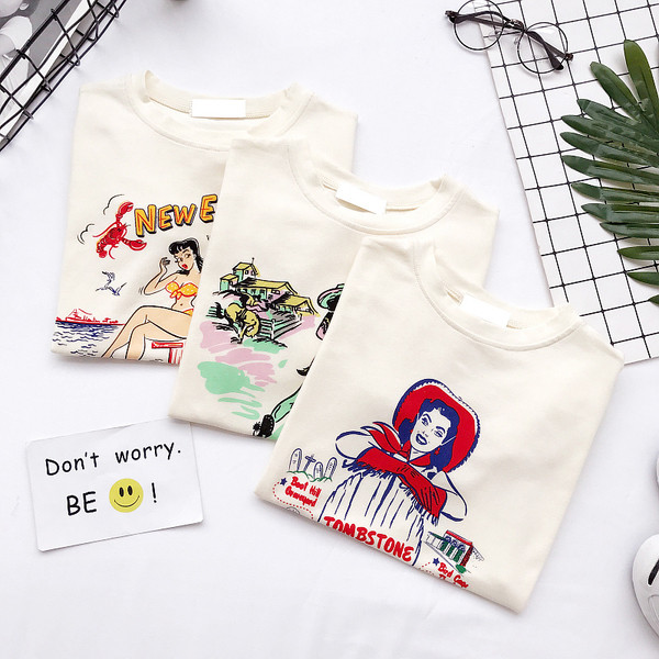 Casual κορυφές σε λευκό με διάφορες εικόνες