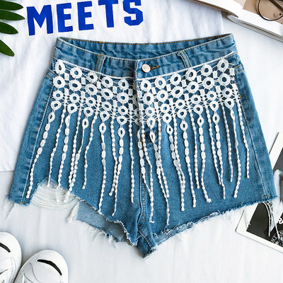 Denim σορτς με κρόσσια και υψηλής μεσάτο