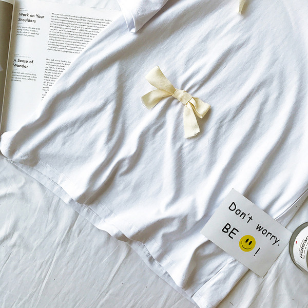 μπλούζα Κομψή γυναικεία σε μαύρο, κόκκινο και λευκό χρώμα με κορδέλες