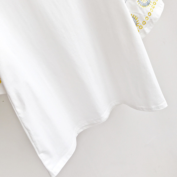 Όμορφες κυρίες μπλούζα με έθνικ μοτίβα σε μαύρο, ροζ και λευκό