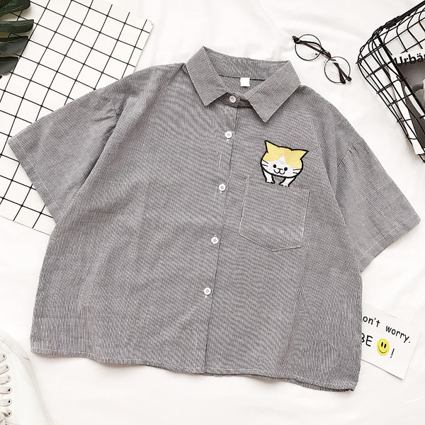 Γλυκό κυρίες κοντό μανίκι πουκάμισο με ρίγες εικόνα