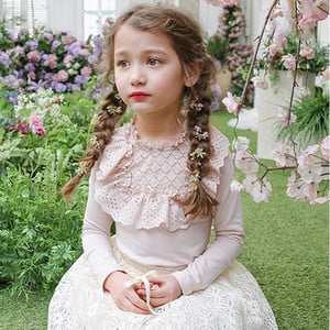 Свежа детска блуза за момичета с дантела 