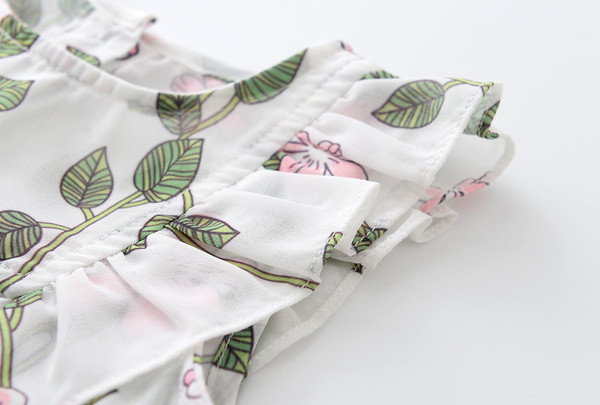 Летен детски потник за момичета в бял цвят с флорален мотив