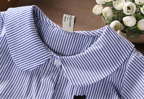 Τα παιδιά χαριτωμένο ριγέ φόρεμα με κεντήματα