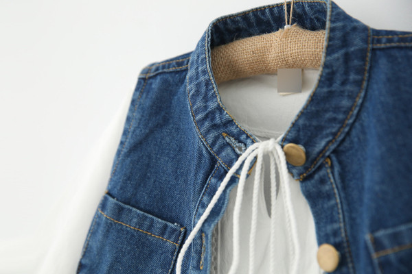 Παιδικό σετ για κορίτσια - φόρεμα σε λευκό και τζιν γιλέκο