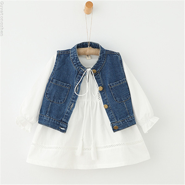 Παιδικό σετ για κορίτσια - φόρεμα σε λευκό και τζιν γιλέκο