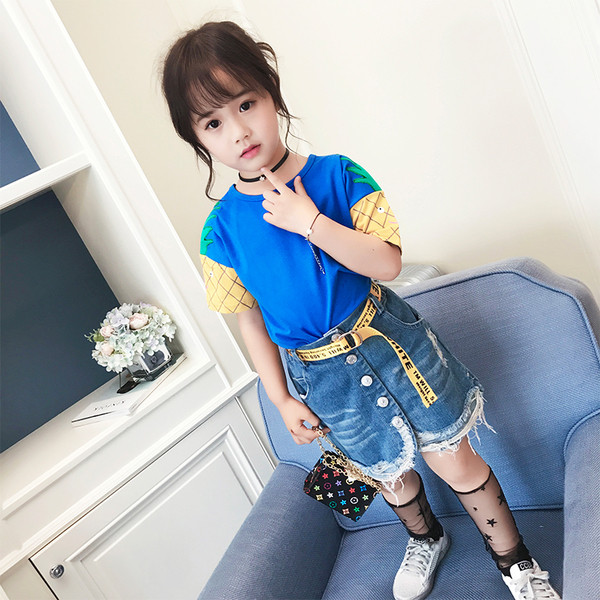 Свежа детска блуза за момичета в син цвят с декорация