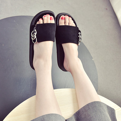 Модерни дамски чехли с метални пръстени и много удобни