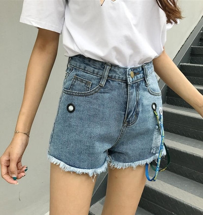 Красиви дамски дънкови къси панталони в бял и син цвят