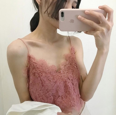 Летен дамски топ с тънки презрамки от дантела