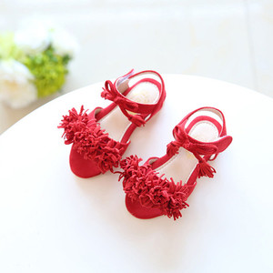 Стилни детски сандали за момичета в червен и черен цвят с ресни