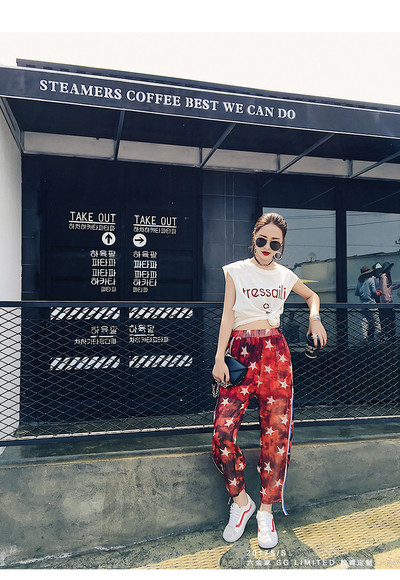 Свежа дамска тениска в свободен стил с надпис