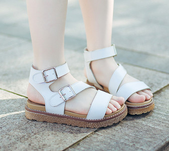 Удобни детски сандали в черен, бял и розов цвят