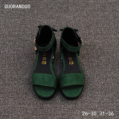 Много красиви детски сандали за момичета в зелен, червен и черен цвят