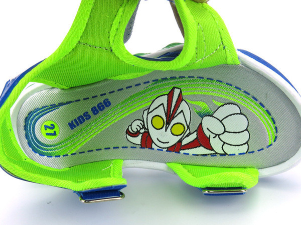 Сладки детски сандали за момчета с лепенки в черен и син цвят