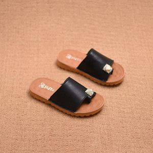 Красиви детски чехли през пръст за момичета с декорация в черен, розов и бял цвят