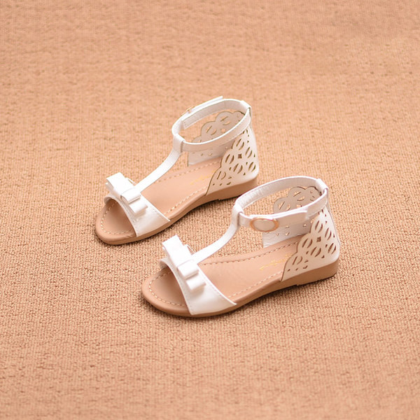 Сладки сандали за момичета с панделка в бял, сребърен и розов цвят