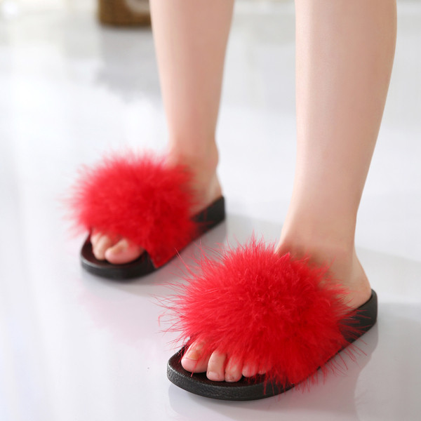 παντόφλες Όμορφη παιδιών για τα κορίτσια με φτερά σε κόκκινο, μαύρο και γκρι