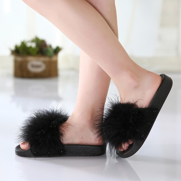 παντόφλες Όμορφη παιδιών για τα κορίτσια με φτερά σε κόκκινο, μαύρο και γκρι