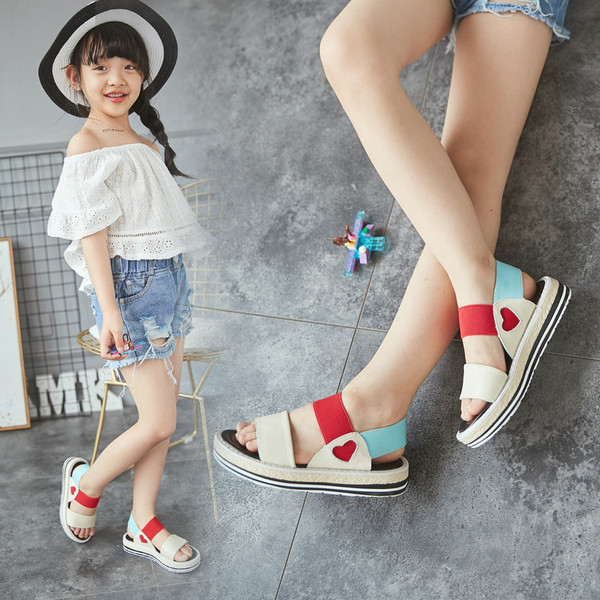 Сладки сандали за момичета с ластични каишки 