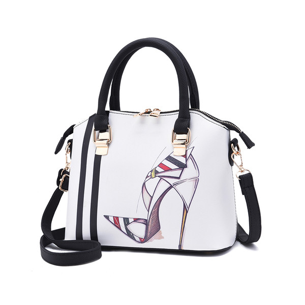 Дамски модерни и много стилни чанти с актуални принтове от еко кожа