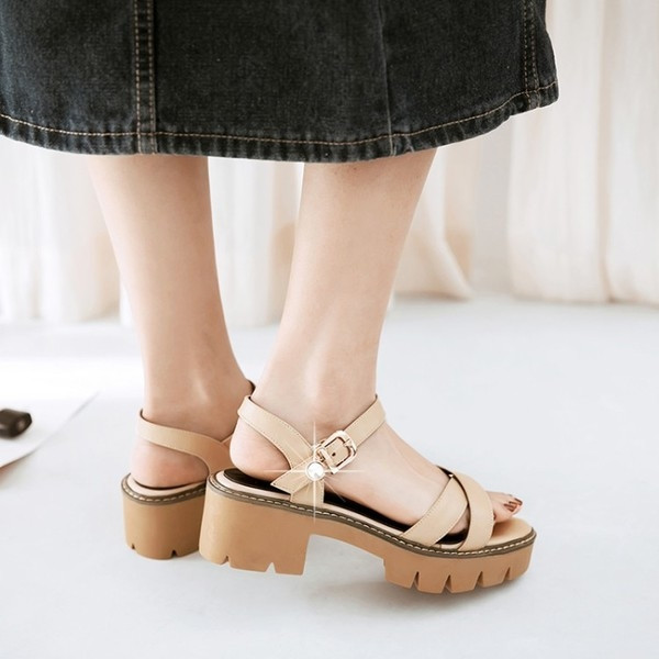 Бохемски сандали за дамите с лек ток - много удобни, с кръстосани каишки