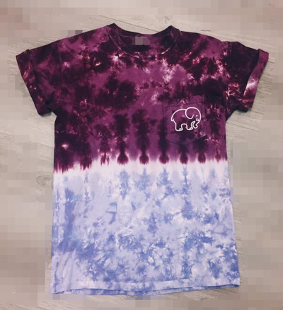 Сладка дамска тениска с преливащи цветове