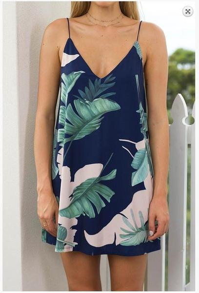 Лятна и свежа дамска рокля с флорални мотиви