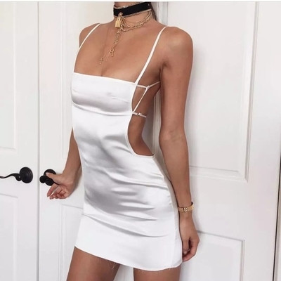 Къса дамска рокля от сатен с гол гръб