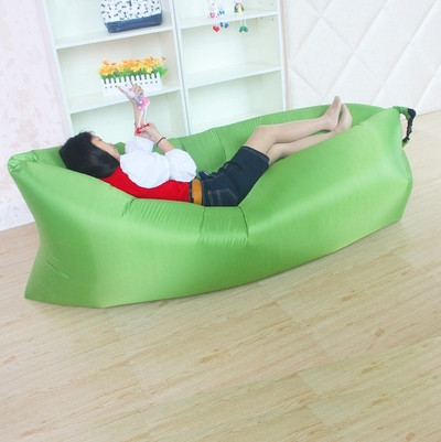 Надуваем диван за къмпинг в различни разцветки - много удобен