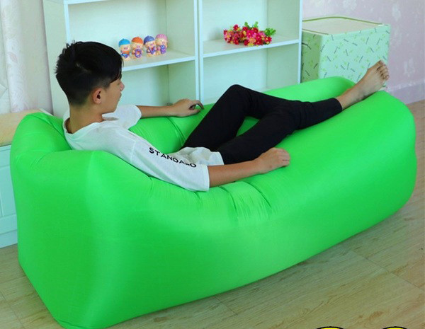 Надуваем диван за къмпинг в различни разцветки - много удобен