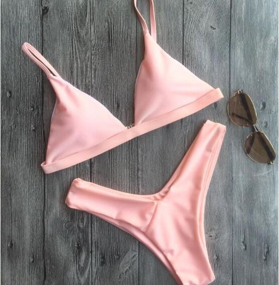 Много стилен дамски бански със силно изрязани части в няколко цвята