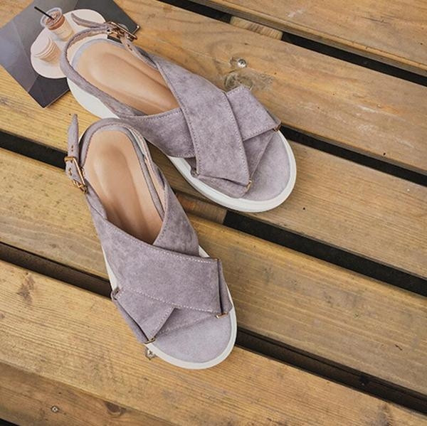 Много красиви дамски сандали за дамите с удобна подметка