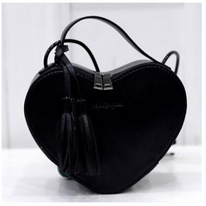 Мини дамска чанта във формата на сърце в различни цветове