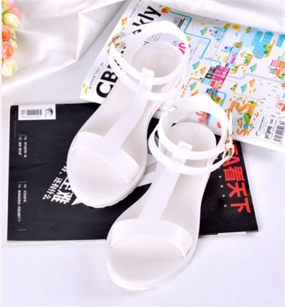 Стилни гумени дамски сандали в семпъл модел