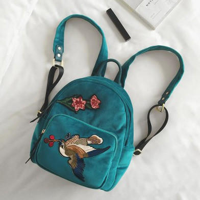 Стилна дамска раница с имитация на велур и бродерия