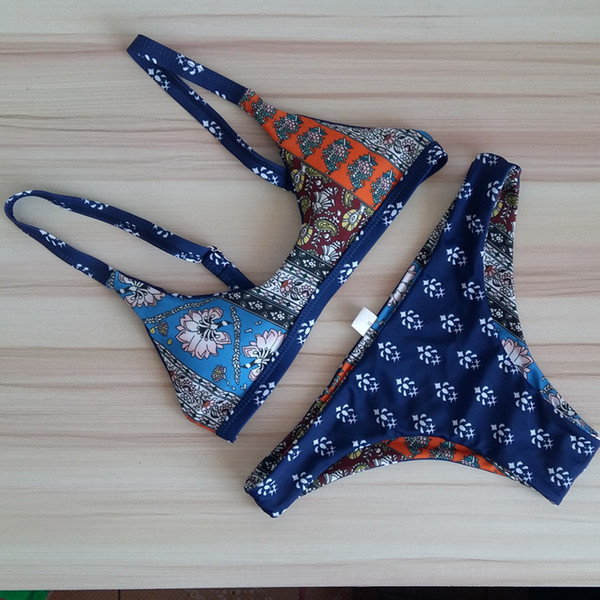 Цветен бански костюм за дамите от две части 