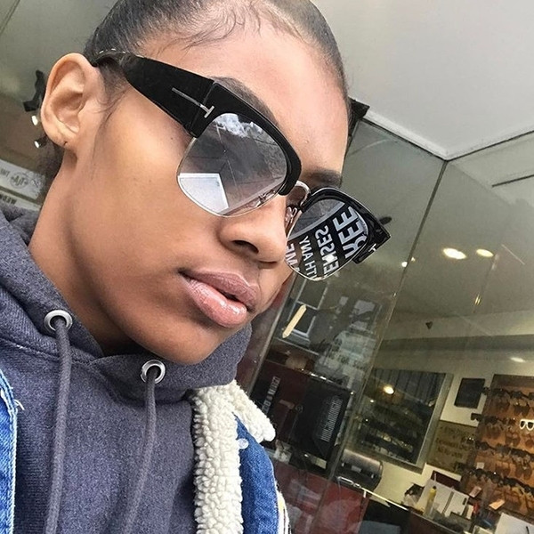 Модерни дамски очила в различни цветове