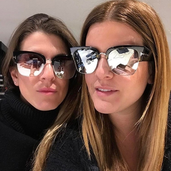 Модерни дамски очила в различни цветове